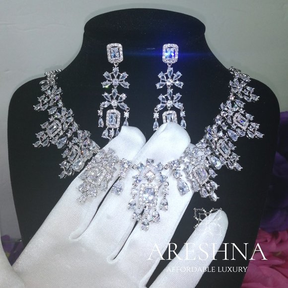 Magestic Diamond Bridal Jewelry Set Necklace and Earrings - Picture 7 of 11